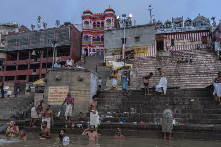 27 - India - Varanasi - rio Ganges